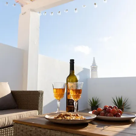 Johnny's Casa Apartment